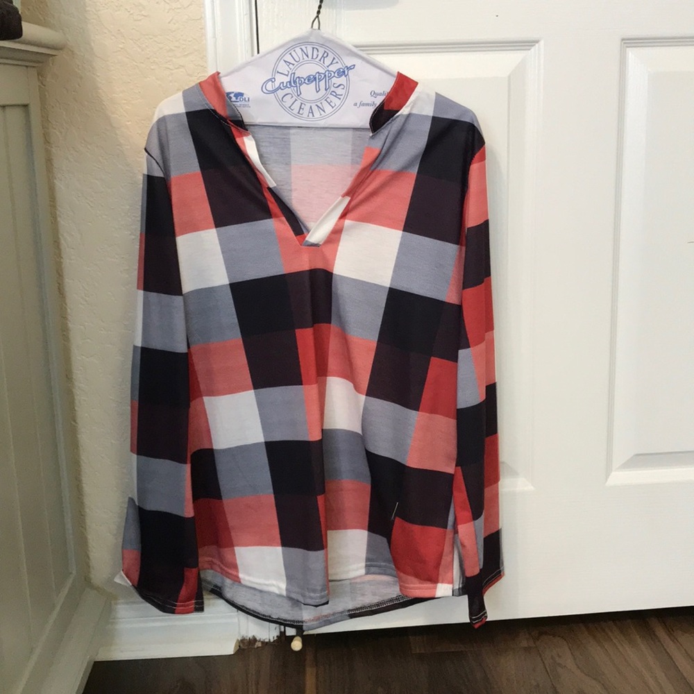 Checkered Pullover - Picture 2 of 3